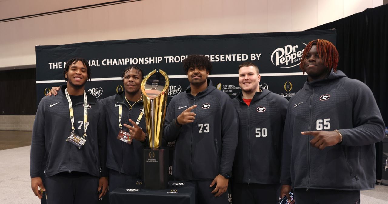 Georgia's offensive line pays respects to Devin Willock