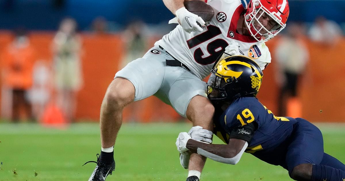 Brock Bowers leaves Orange Bowl with shoulder injury, Kirby Smart