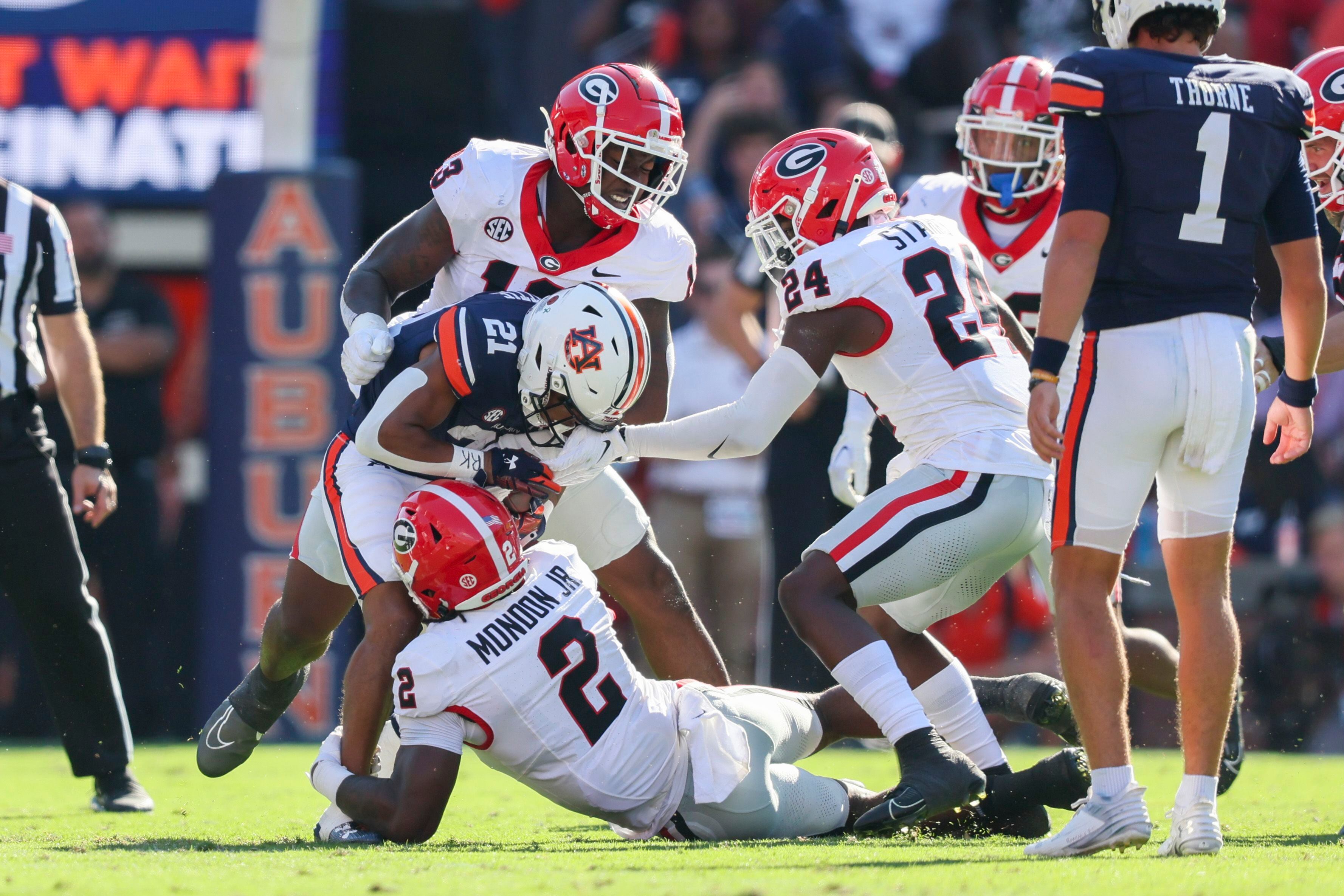 Georgia reveals uniforms for matchup vs. Auburn