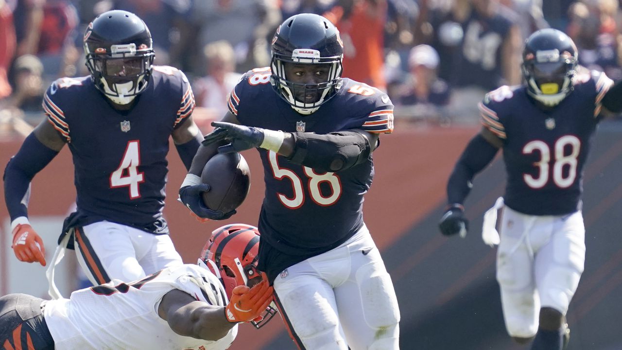 September 10, 2016: Roquan Smith (3) Georgia Bulldogs linebacker