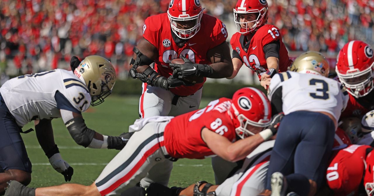 Jordan Davis Georgia Bulldogs Unsigned Celebrates a Touchdown Run Photograph