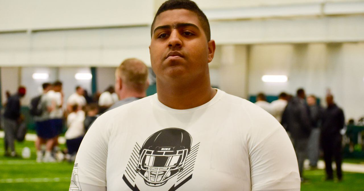 Massive UGA Commit Makes 6'6, 365lb Eagles DT Look Normal Sized