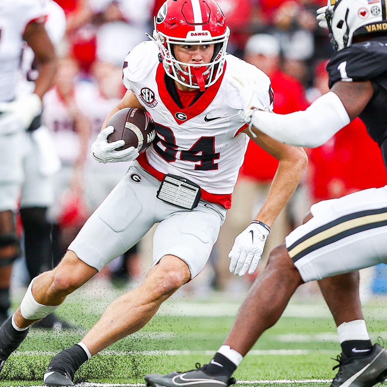 Braves mascot rips off shirt to show UGA jersey underneath