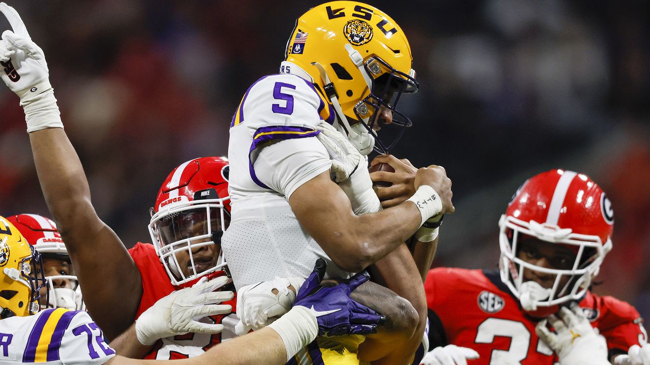 Iconic sack by Georgia's Jalen Carter a viral sensation