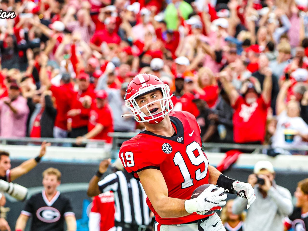 Football Fans React To Brock Bowers' Dominant Performance On Saturday - The  Spun: What's Trending In The Sports World Today