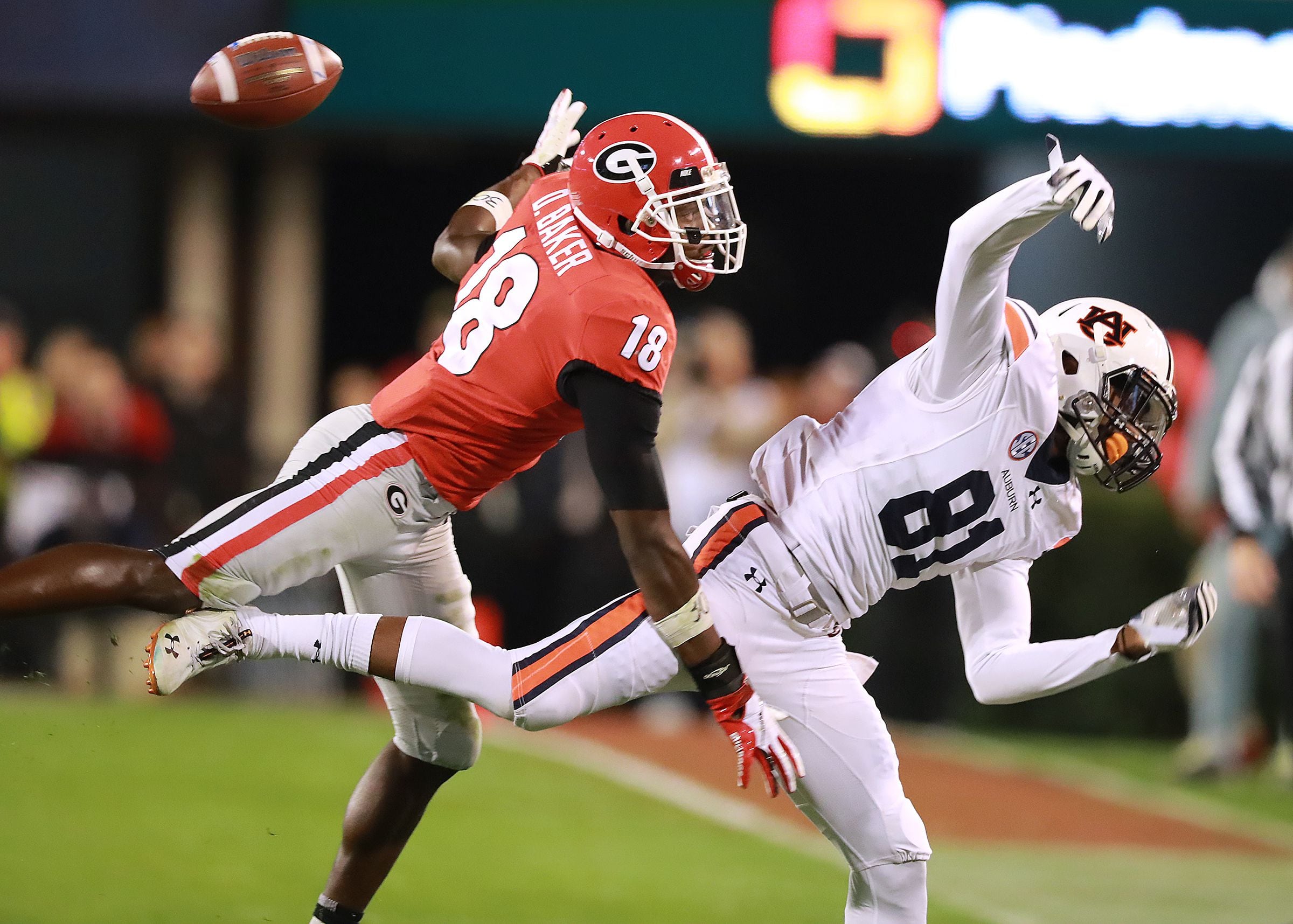 Deandre Baker signs with Kansas City, D'Andre Swift deals with surprise  ailment