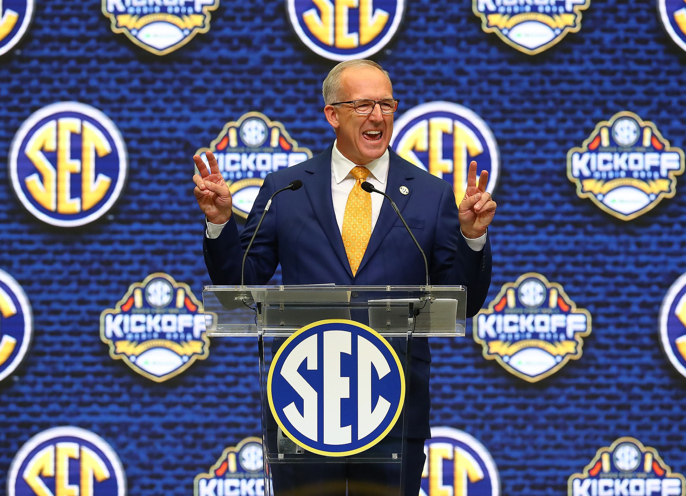 Greg Sankey hopes for resolution on SEC football schedule soon - ESPN