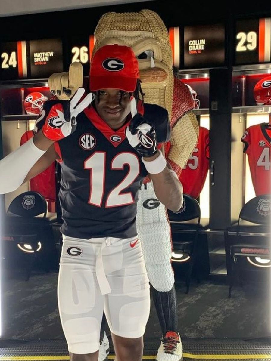 LOOK: 2024 DB commit Antione Jackson shows off Georgia football