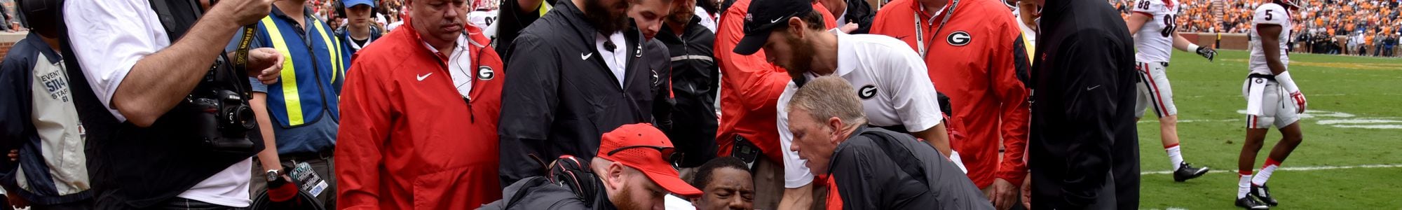 NFL Fans Praying For Nick Chubb After Leg Injury - The Spun