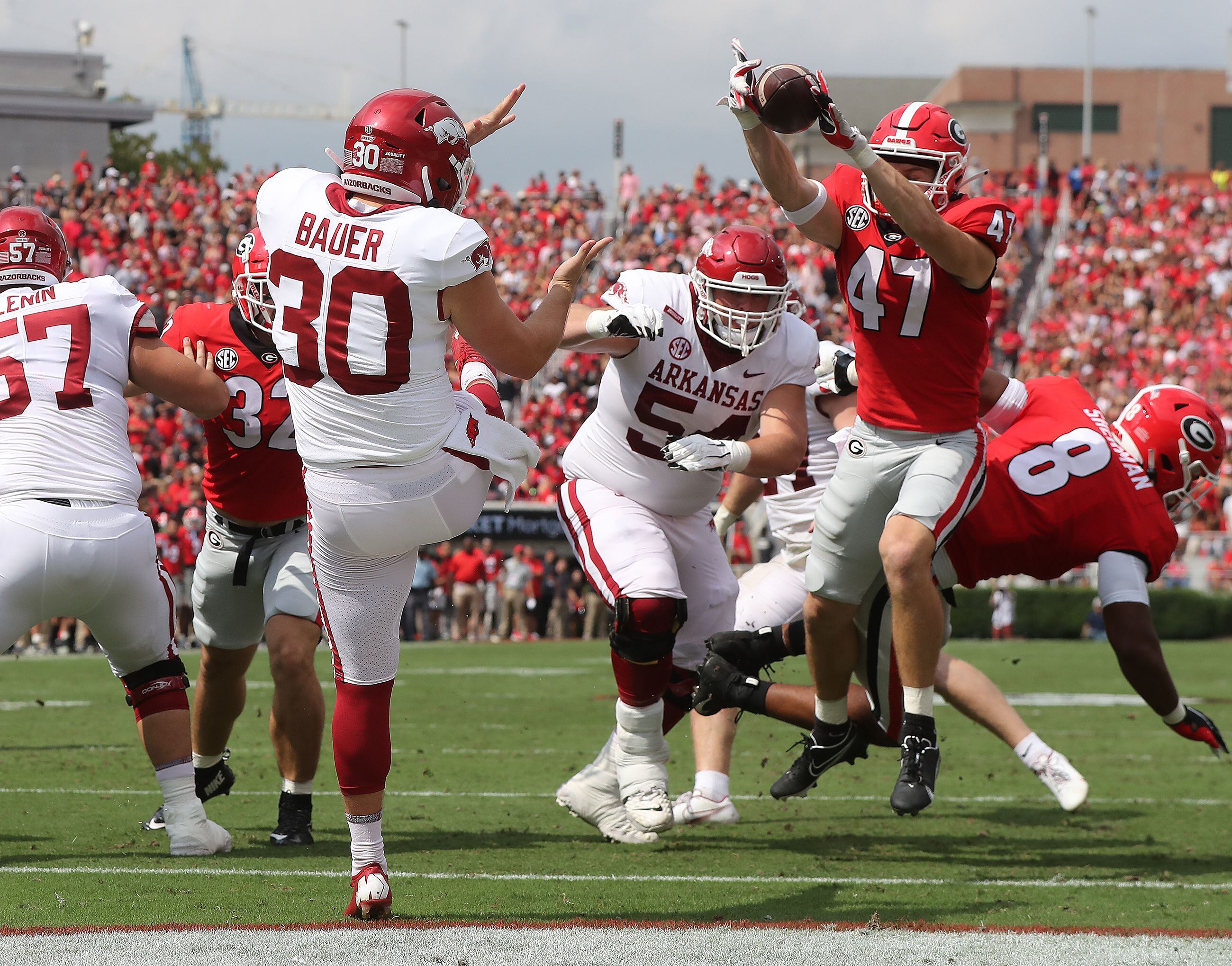 Georgia Bulldogs Dominate Arkansas Razorbacks, 37-0 - The New York Times