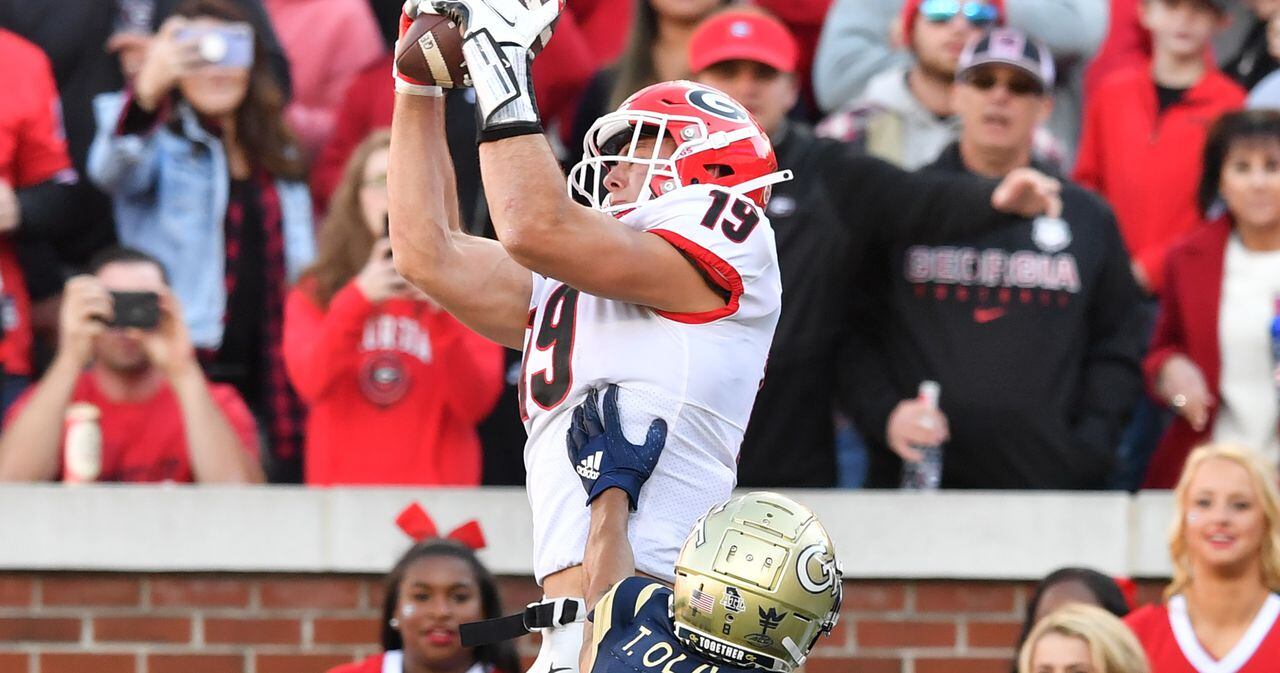 Georgia Football: Brock Bowers 19, Adult T-Shirt / Extra Large - College Football - Sports Fan Gear | BreakingT