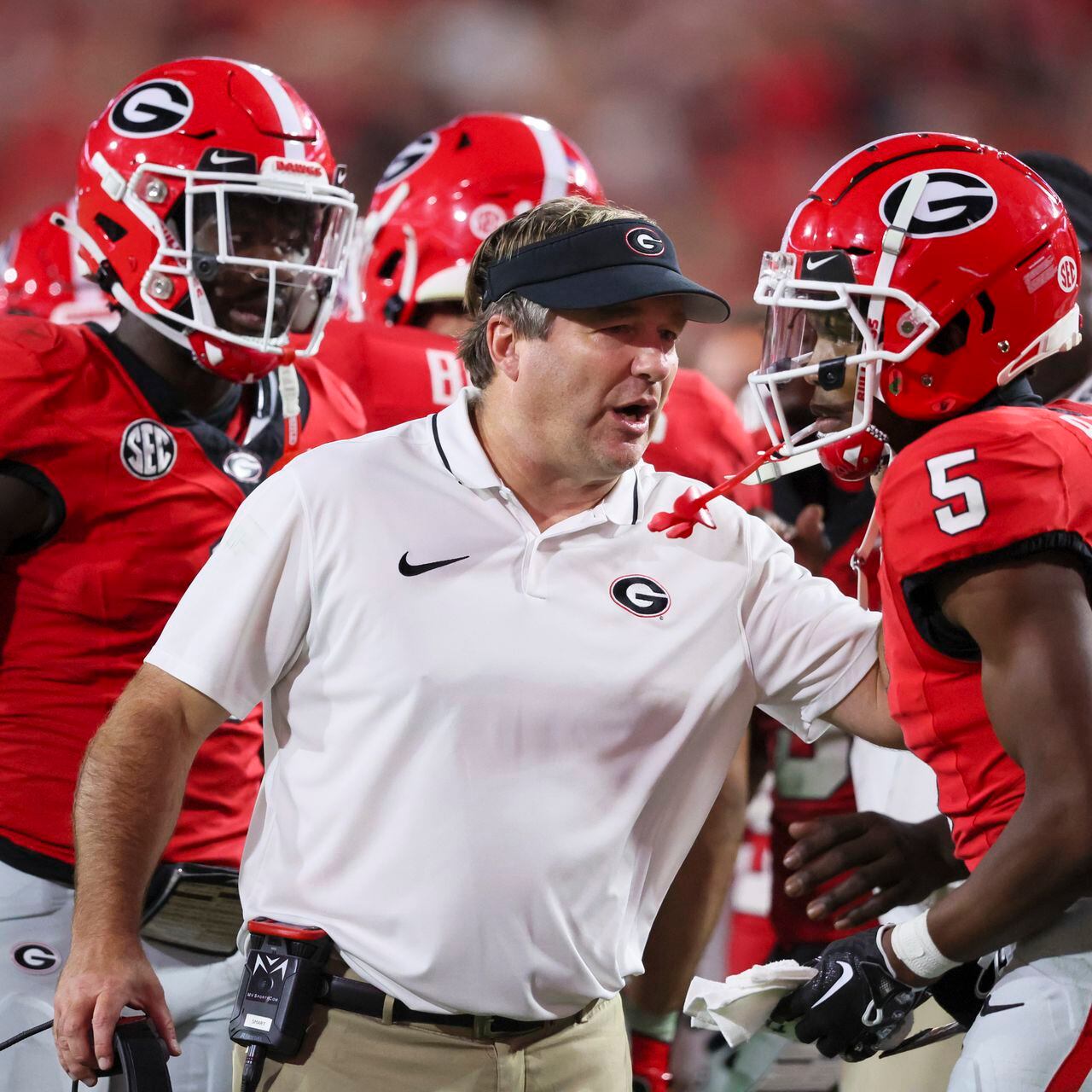 Georgia Bulldogs DL Jordan Davis Gets National Award After Performance vs.  Clemson