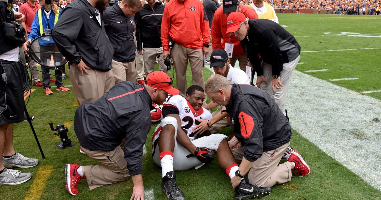 Nick Chubb carted off with knee injury