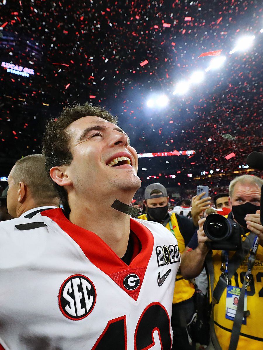 National championship 2022: Watch as Kelee Ringo's thrilling pick six seals  Georgia's first title since 1980 