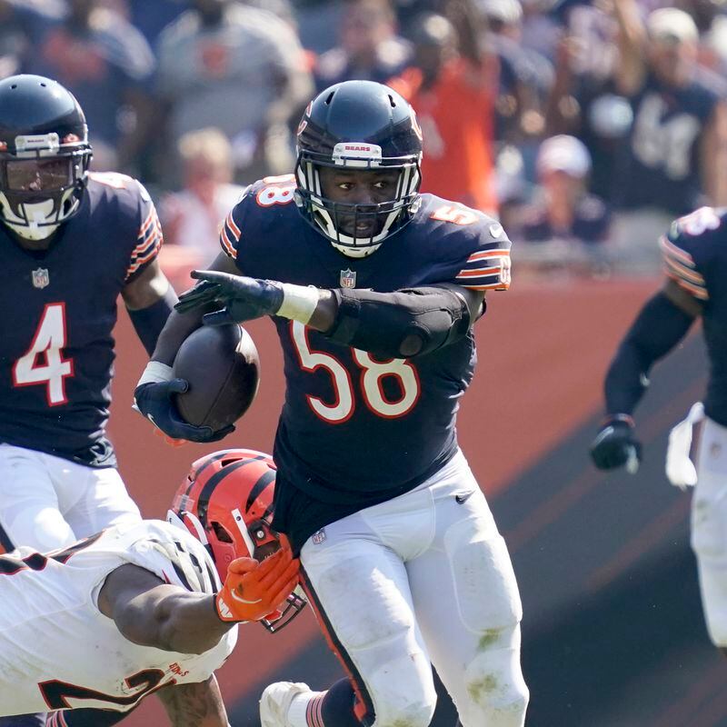 Roquan Smith intercepts Joe Burrow for long Chicago Bears pick-six