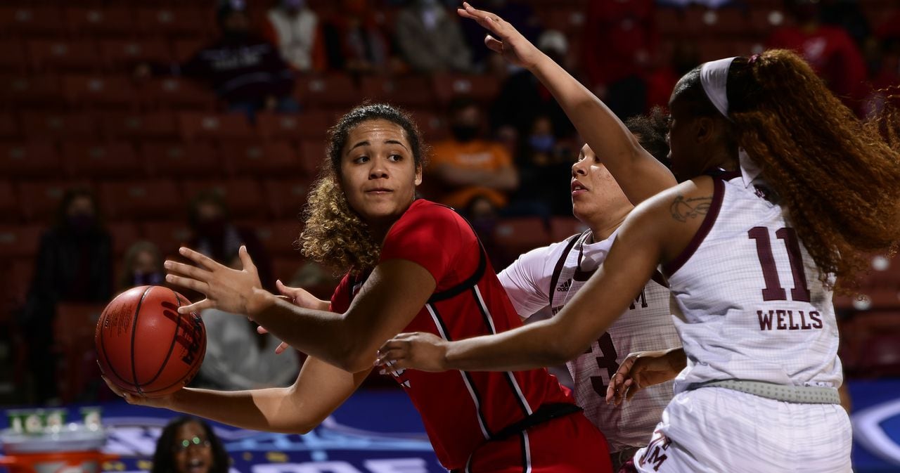 women’s basketball advances to SEC tourney title game, beats No