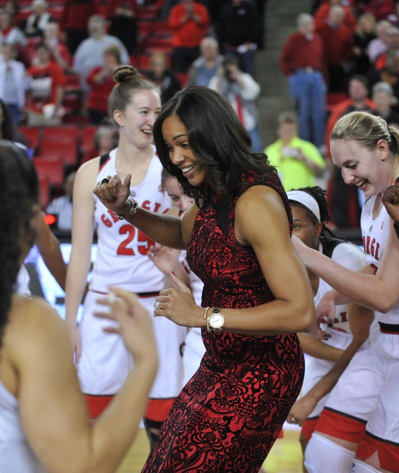 Report: UGA women's basketball coach Joni Taylor pregnant with first child