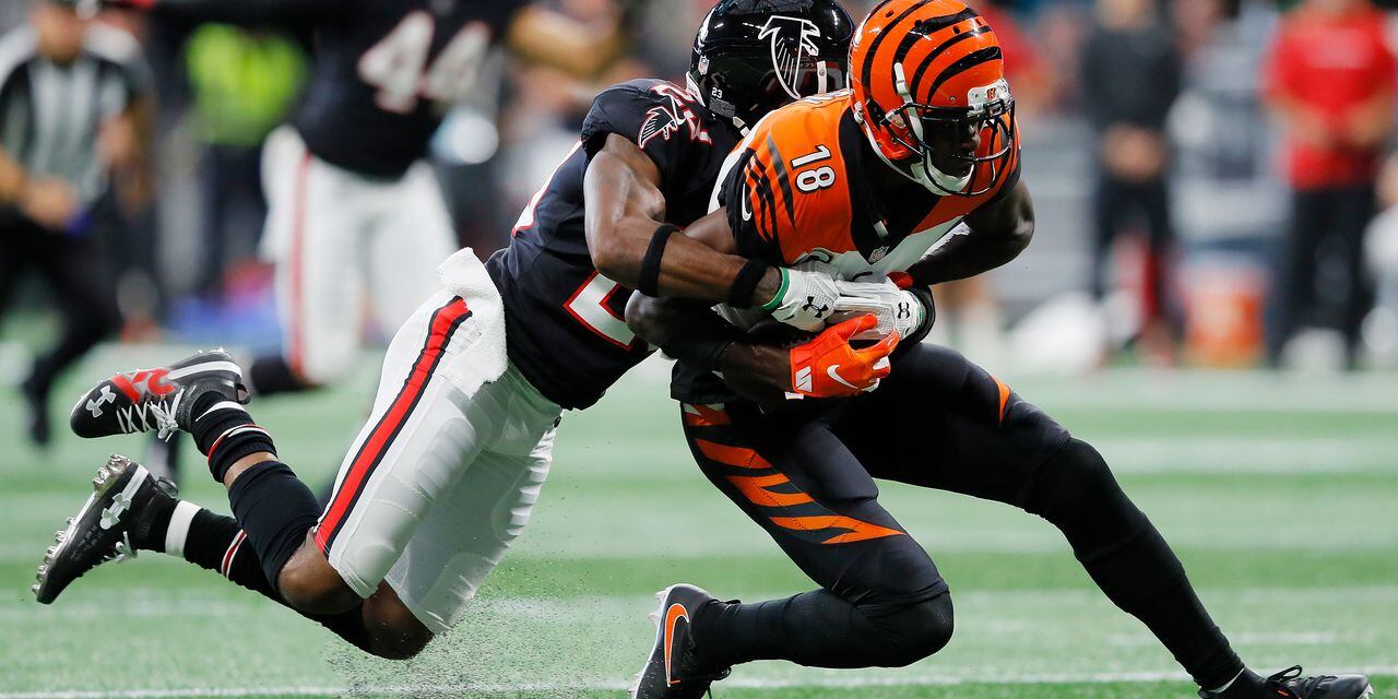 Former Georgia WR AJ Green carted off field after injury