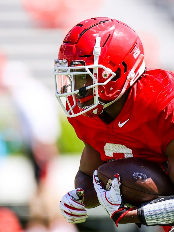 UGA football assistant dons James Cook's jersey at Peach Bowl