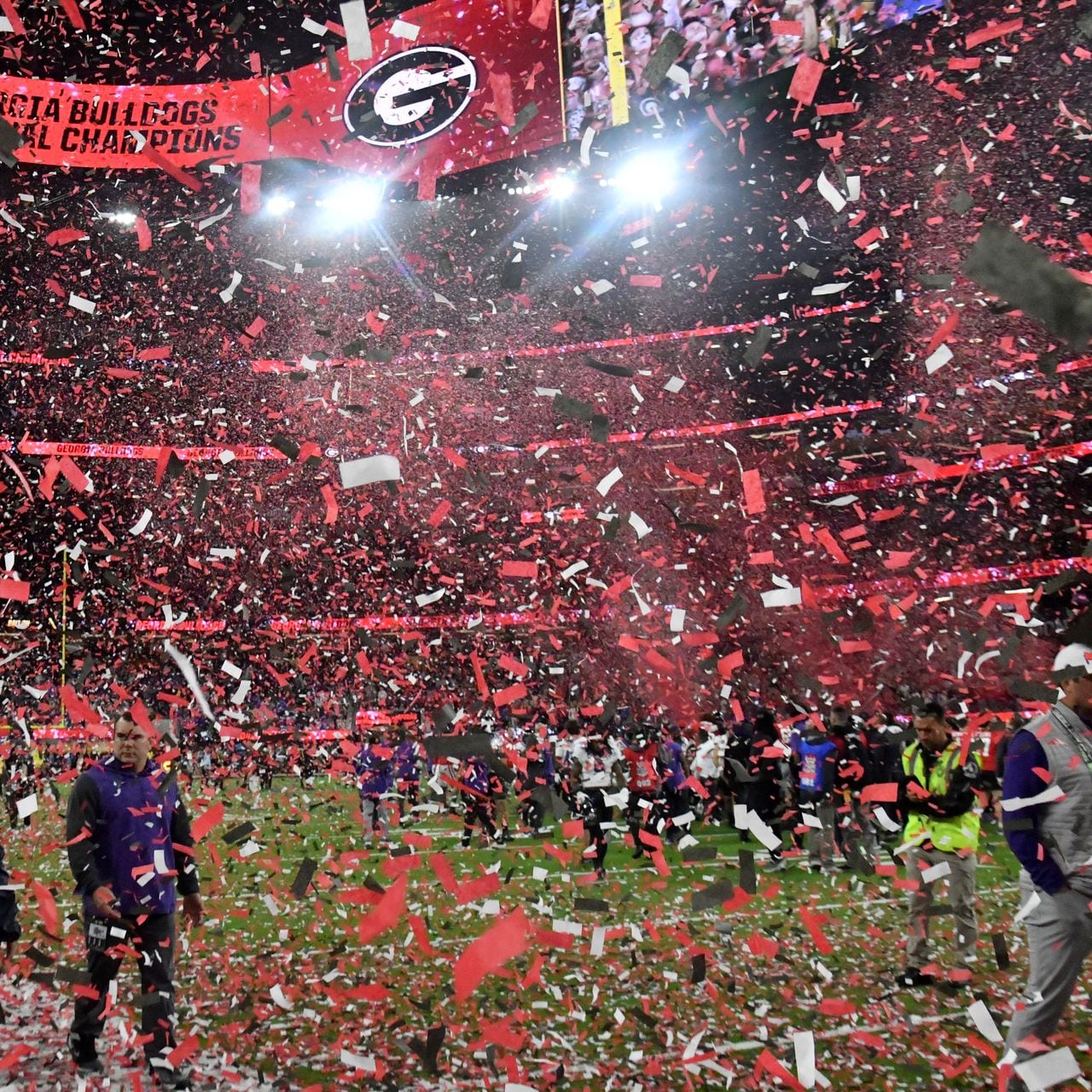 WATCH: Georgia Bulldogs Fans Celebrate Atlanta Braves' World Series in  Sanford Stadium