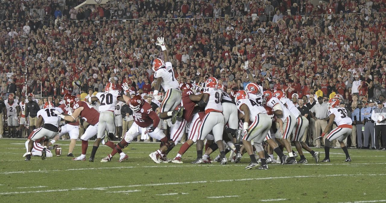 COLLEGE PARK, GA – JUNE 03: Chicago players huddle following the