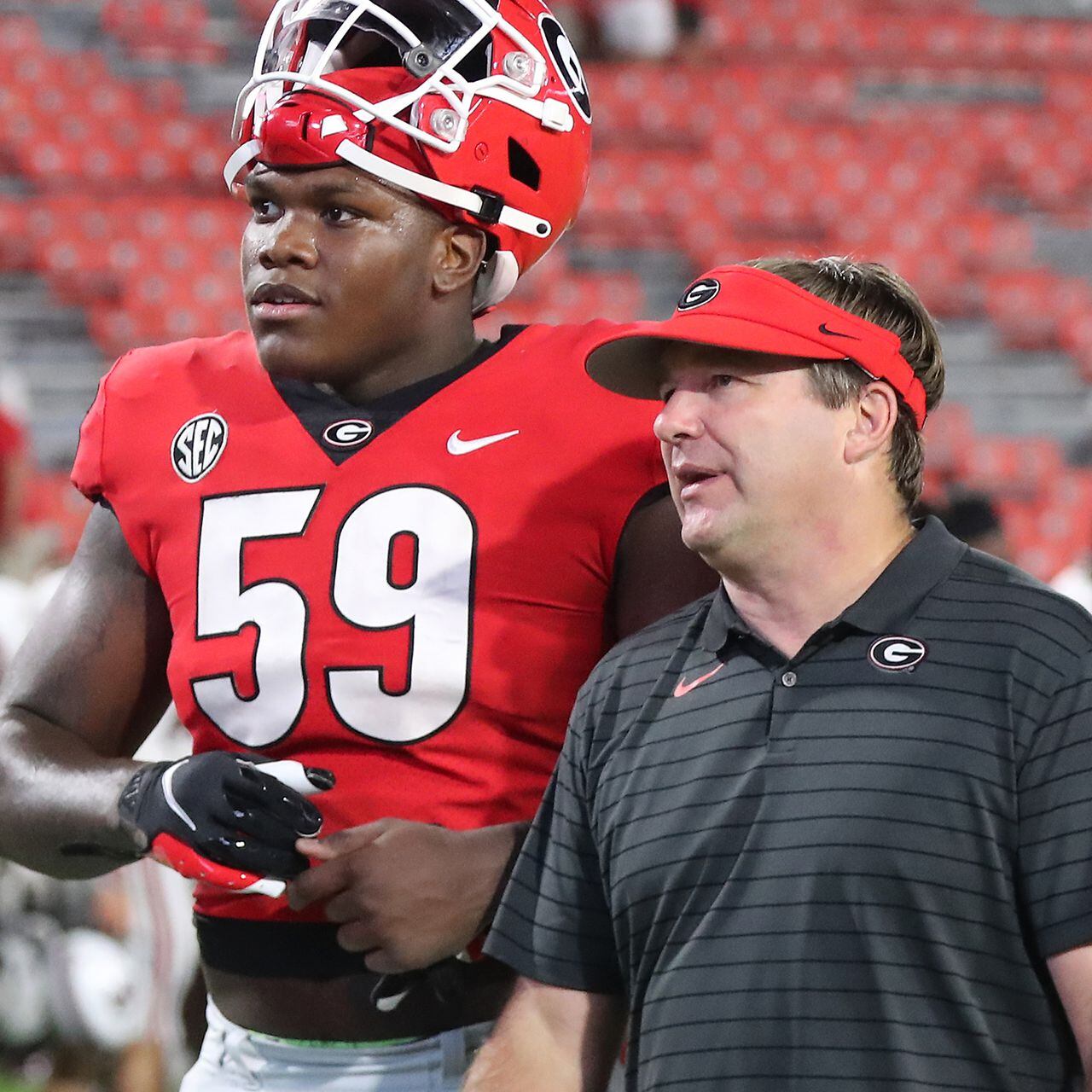 Georgia football offensive lineman Jamaree Salyer sidelined by injury