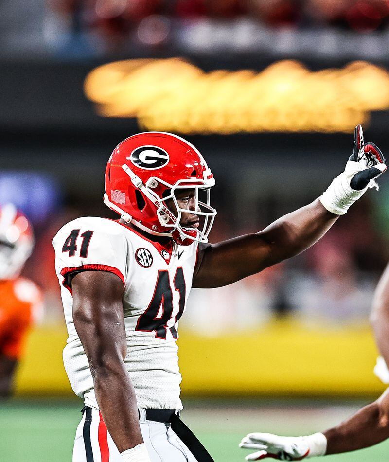 NFL Draft: Watch Channing Tindall Get Drafted, His Reaction, Dawgs and  Dolphins Reactions – Field Street Forum