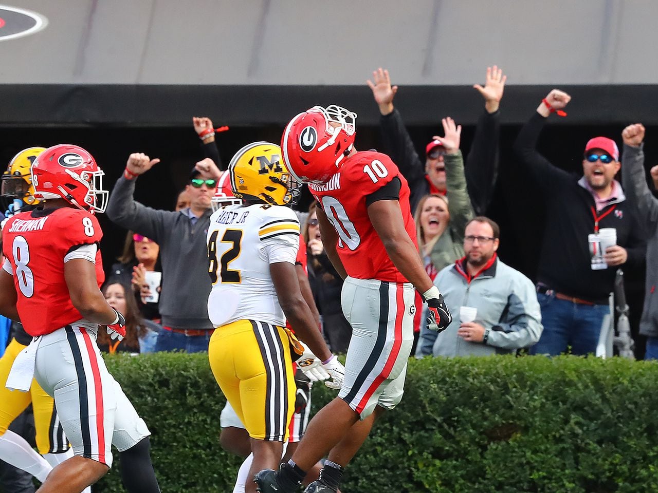 Braves mascot rips off shirt to show UGA jersey underneath