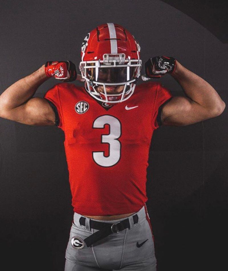 Georgia Football Brock Bowers Superstar Pose, Adult T-Shirt / 4XL - College Football - Sports Fan Gear | BreakingT