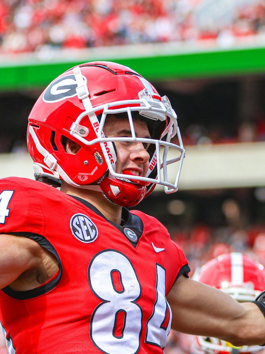 Braves mascot rips off shirt to show UGA jersey underneath