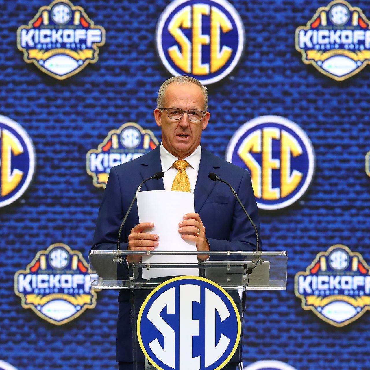 Greg Sankey hopes for resolution on SEC football schedule soon - ESPN