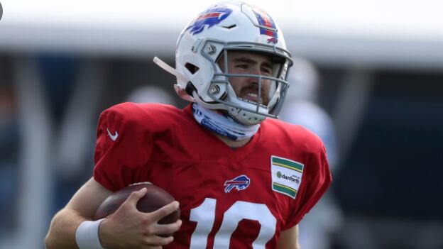 Buffalo Bills on the bubble: What they're saying about Jake Kumerow, Darryl  Johnson, Efe Obada, more 